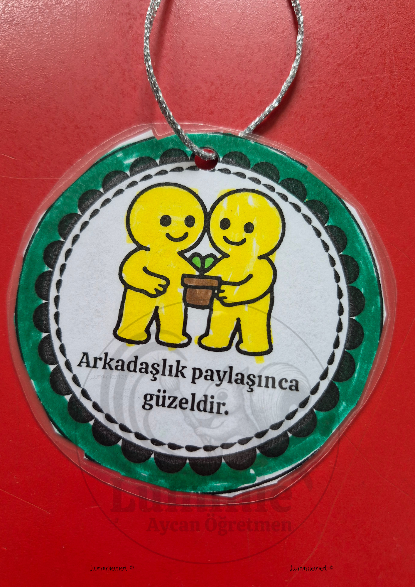 Akran Dostluğu Yaka Kartları
